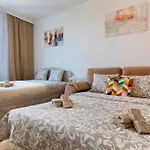 Old Town Gem - Astronomical Clock Apartment *