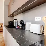 Old Town Gem - Astronomical Clock Apartment *